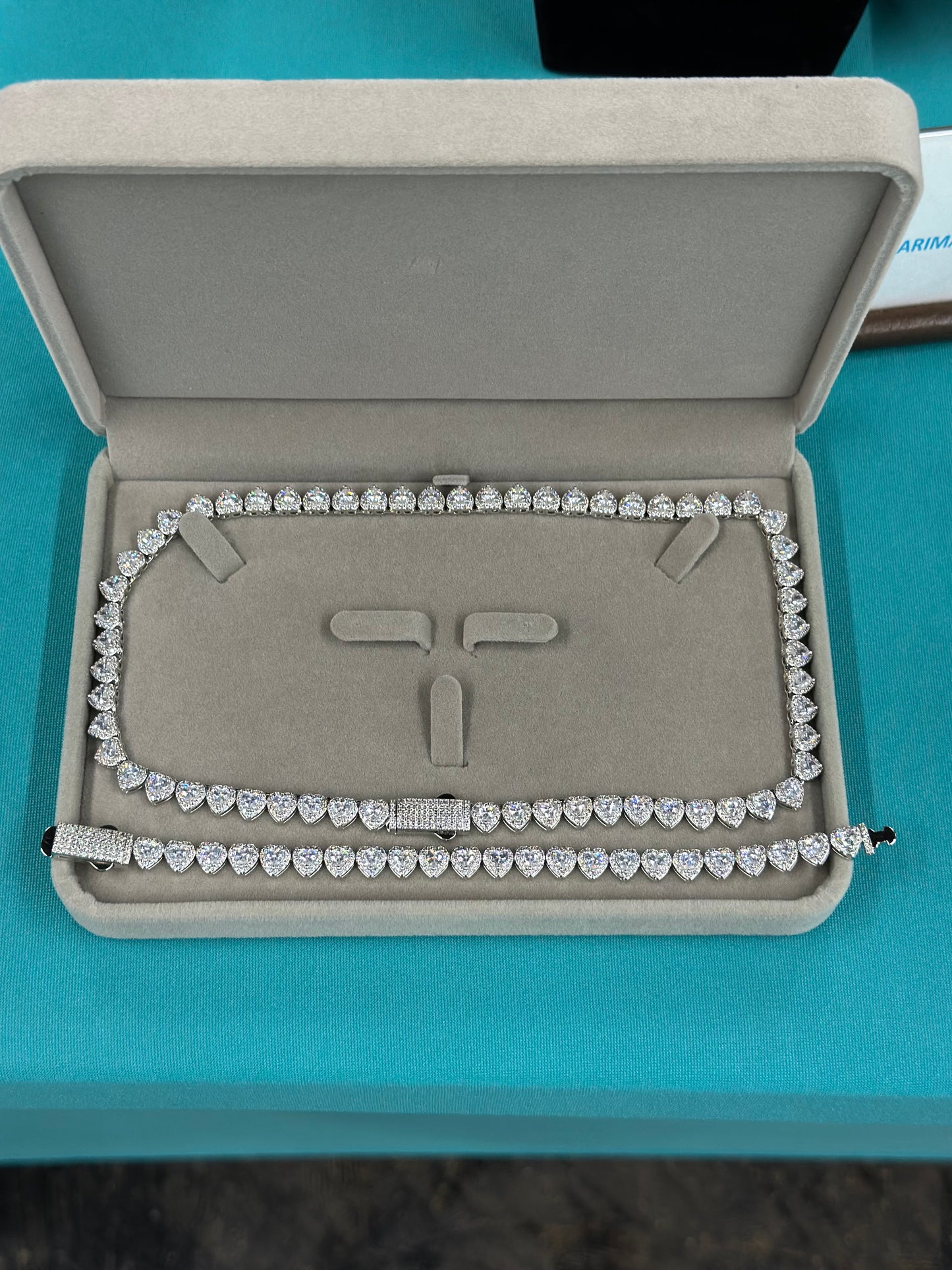Chocker and bracelet set