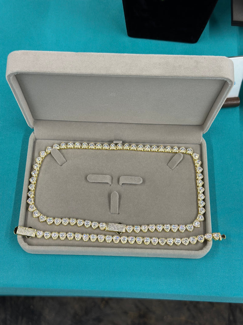 Chocker and Bracelet set